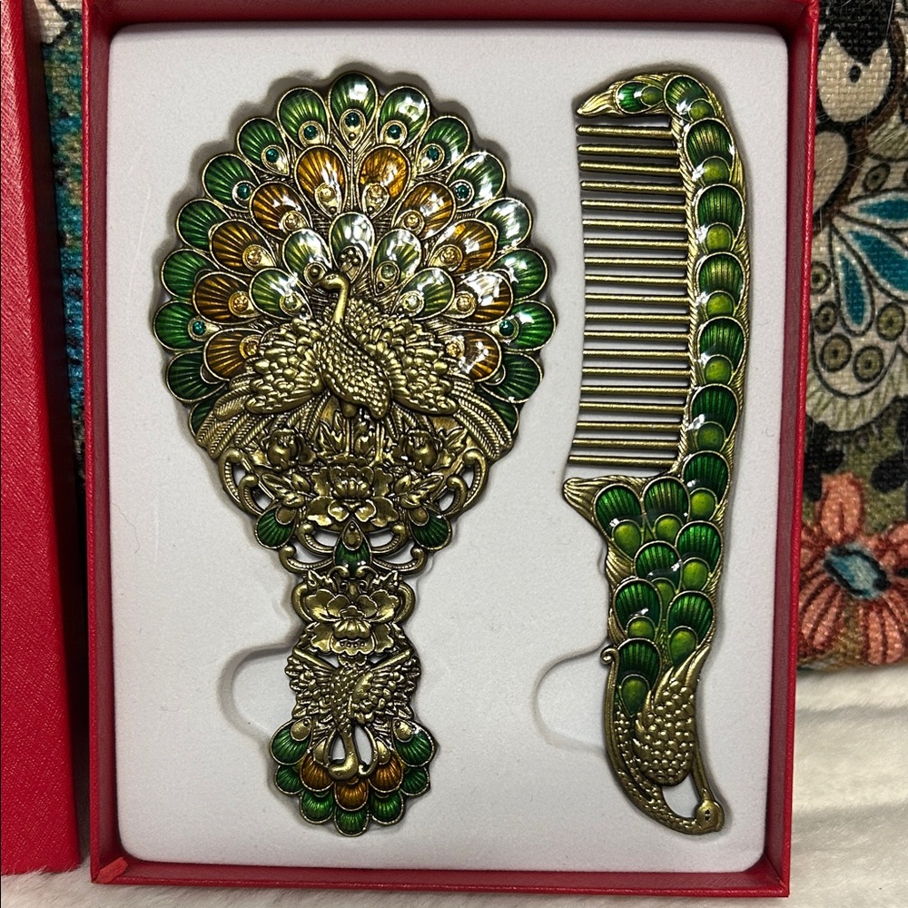 Maniya Mirror & Comb Set